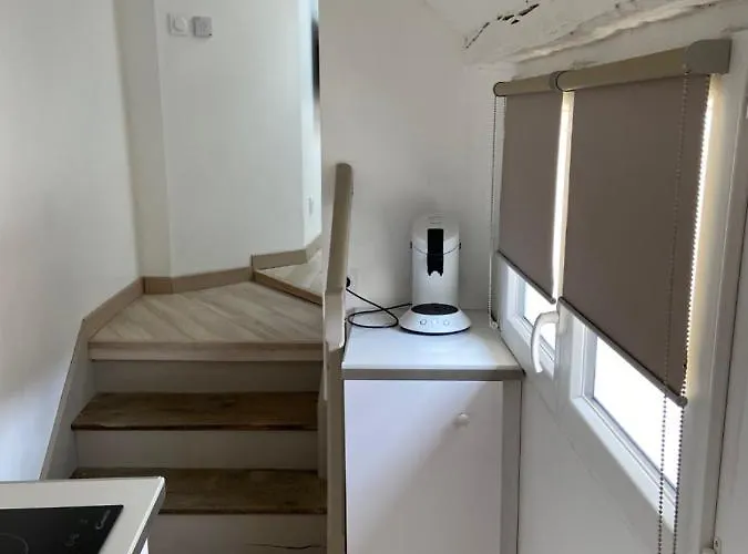 Апартаменты Au Coin Des Hospices Бон